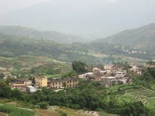 Sasfészek Village: Yuanjiang megye, Yunnan Yuxi város Sasfészek Village East Mindanao